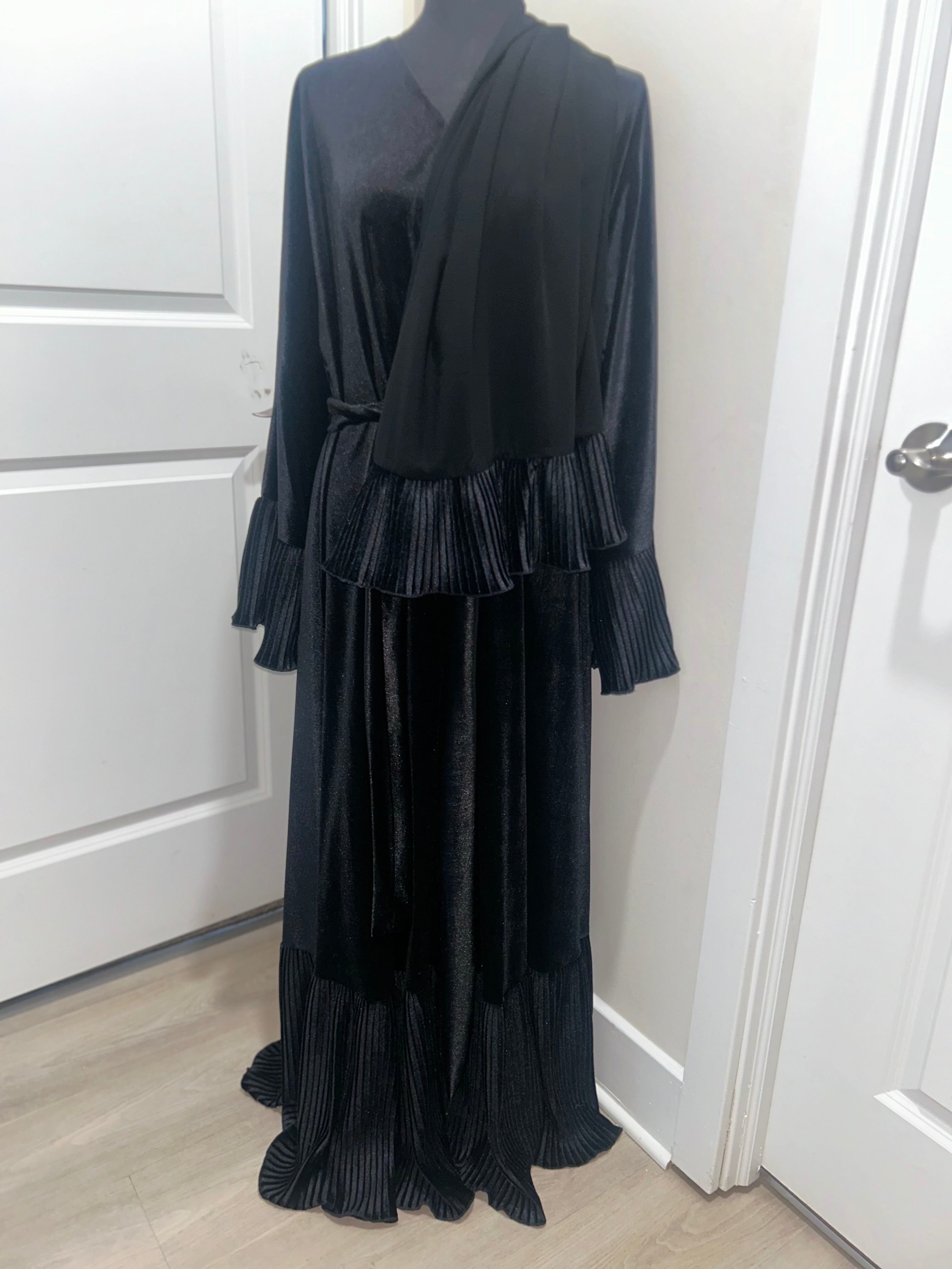 Velvet Pleated Trim Abaya